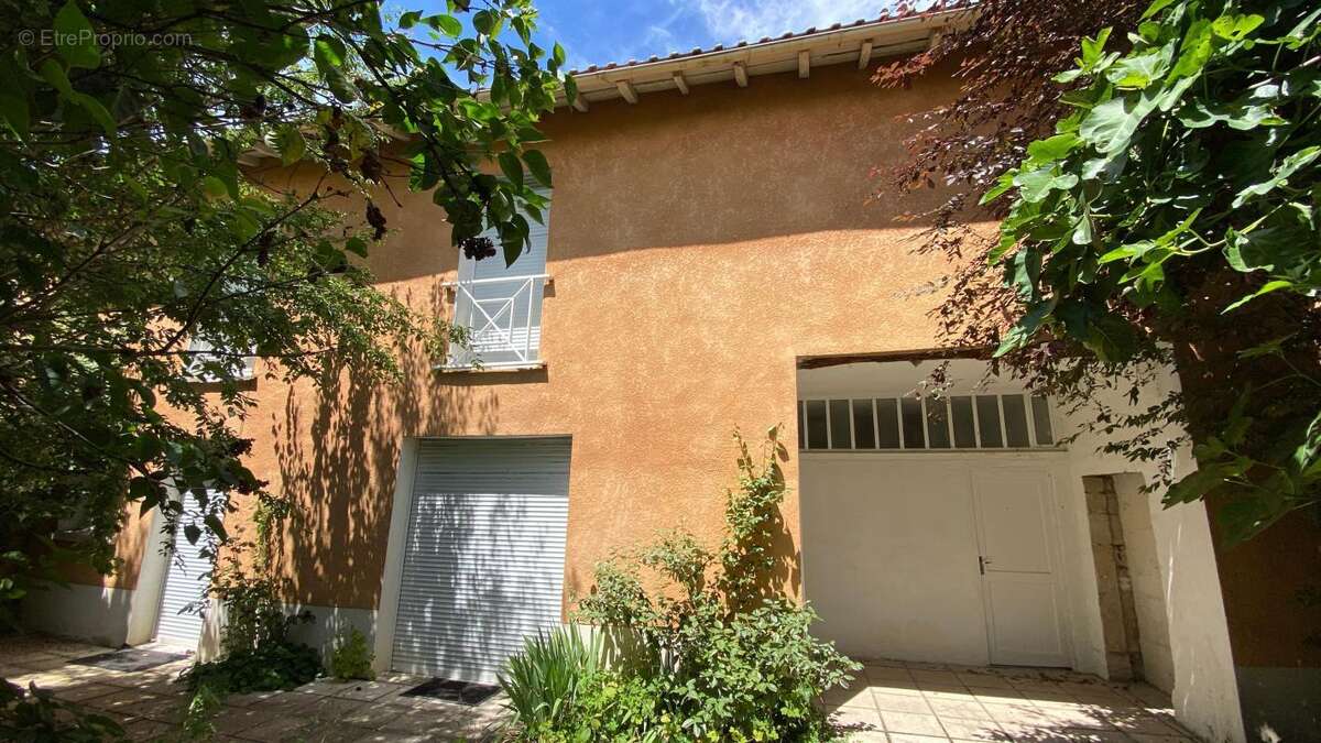 Maison à CAILLOUX-SUR-FONTAINES