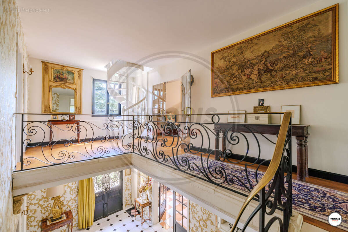 Maison à VERNEUIL-SUR-SEINE