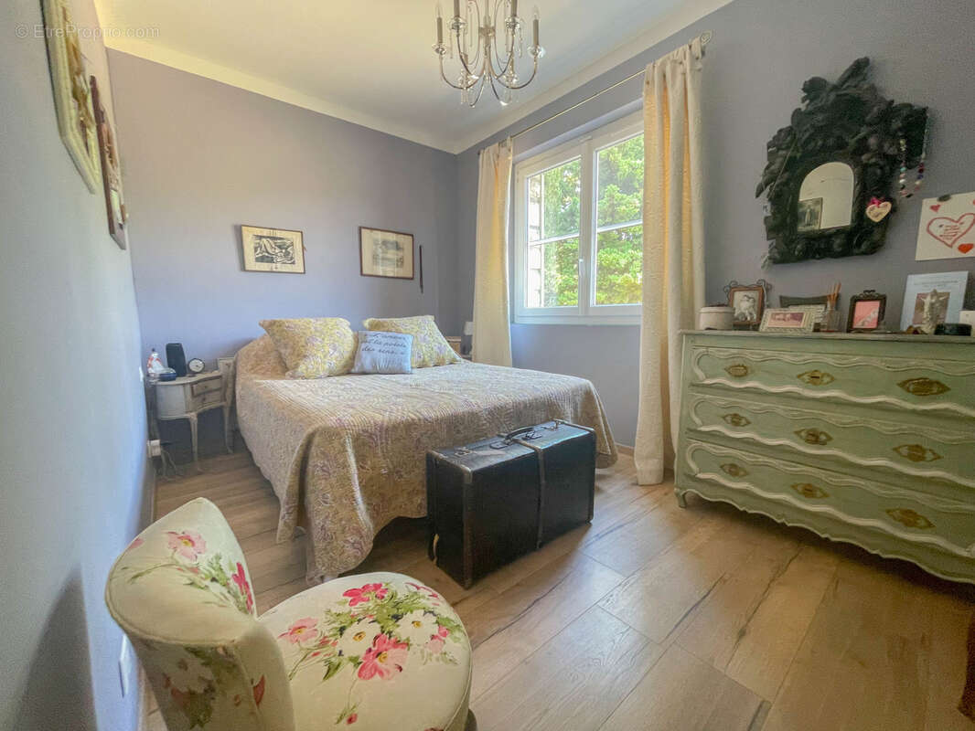 Maison à SAINT-PANTALEON-LES-VIGNES