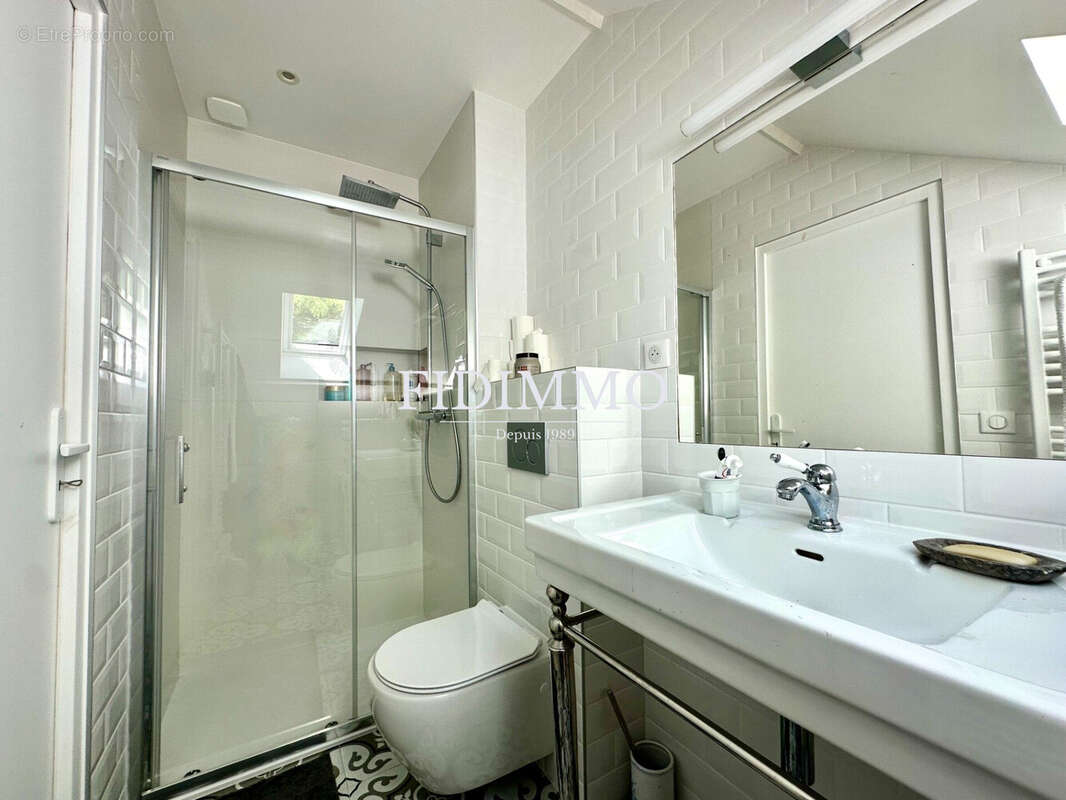 Maison à CHENNEVIERES-SUR-MARNE