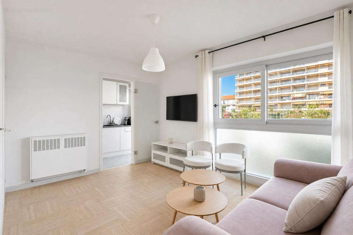 Studio avec balcon à Cannes, 300m de la Croisette - photo 2
