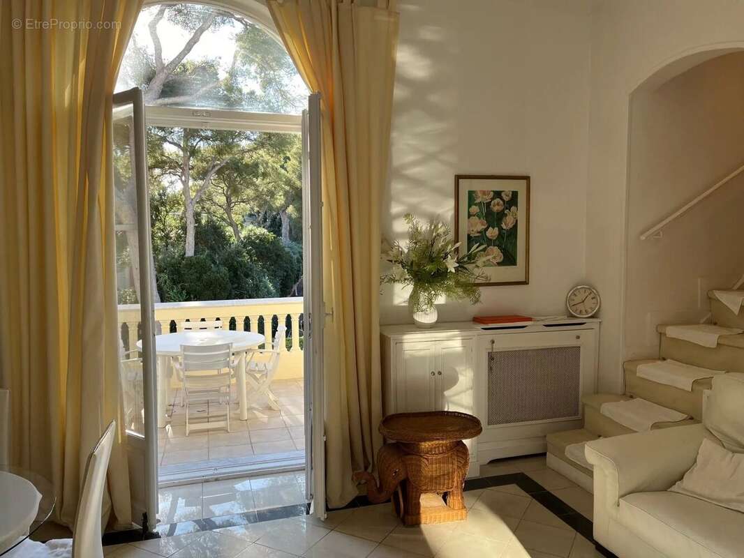 Appartement à ROQUEBRUNE-CAP-MARTIN