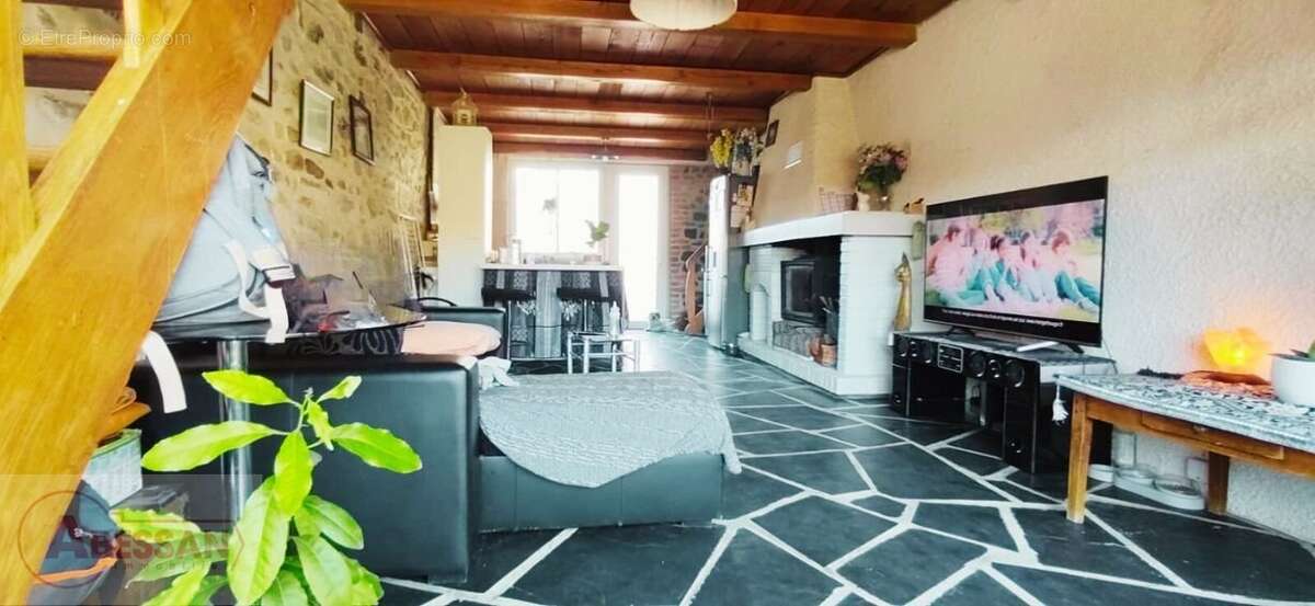Maison 225 m² à Lezan  - photo 13