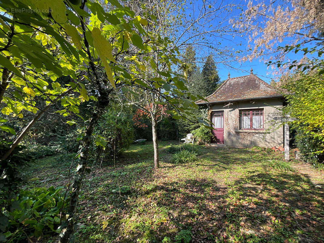 Maison à LONS-LE-SAUNIER