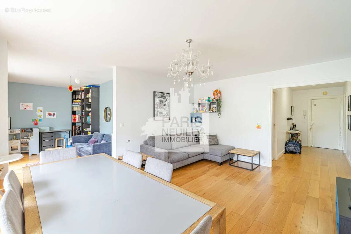 Appartement à PARIS-17E