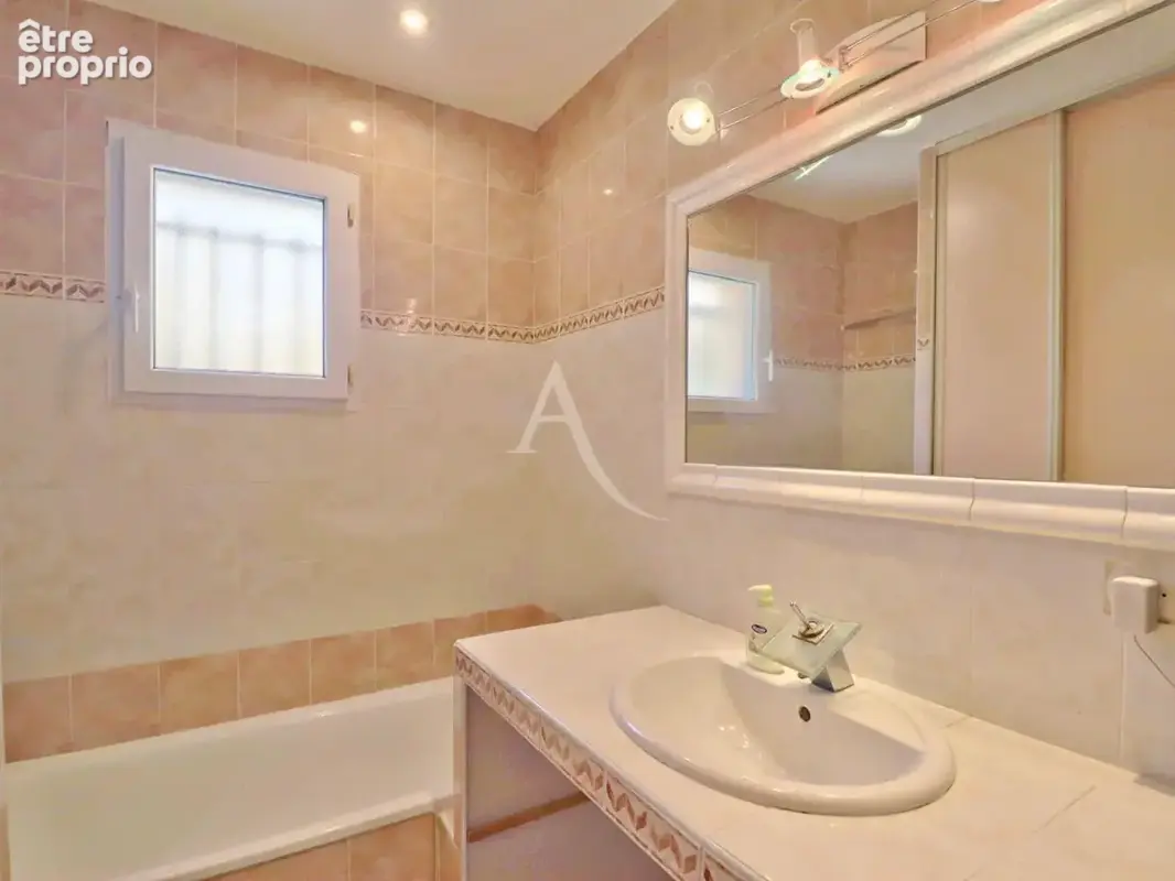 Villa lumineuse de plain pied piscine sainte tulle 4 chambres de 121.73 m2 au calme absolu - photo 17