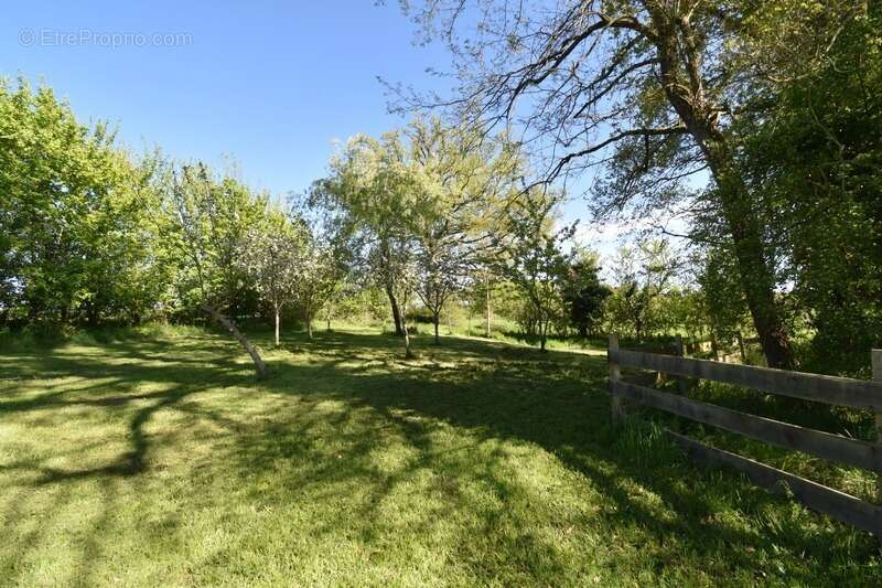 Maison à SAINT-LEGER-MAGNAZEIX