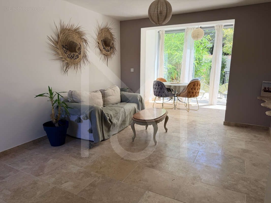 Appartement à SAUSSET-LES-PINS