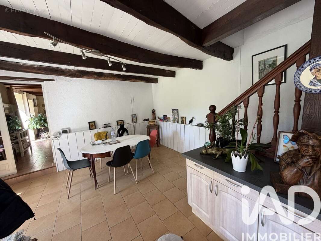 Photo 4 - Maison à CHATEAUNEUF-DU-FAOU