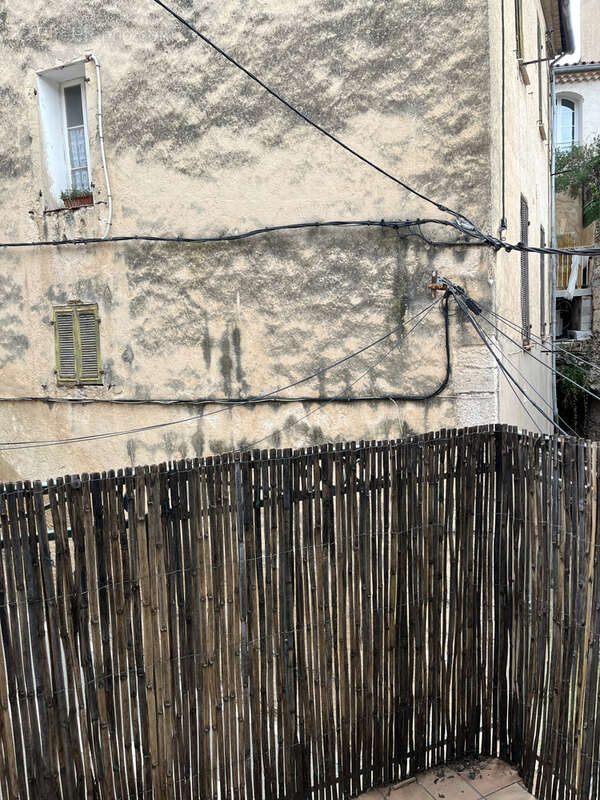 Appartement à VILLECROZE