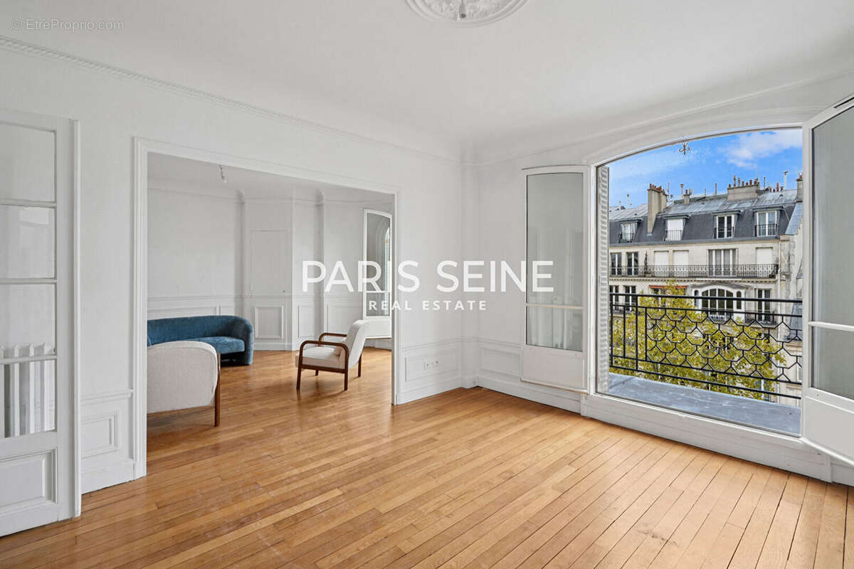 Appartement à PARIS-7E