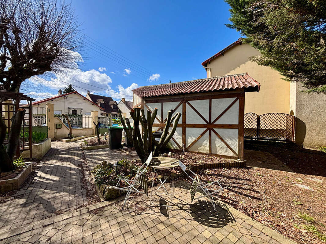 Terrain à MORSANG-SUR-ORGE