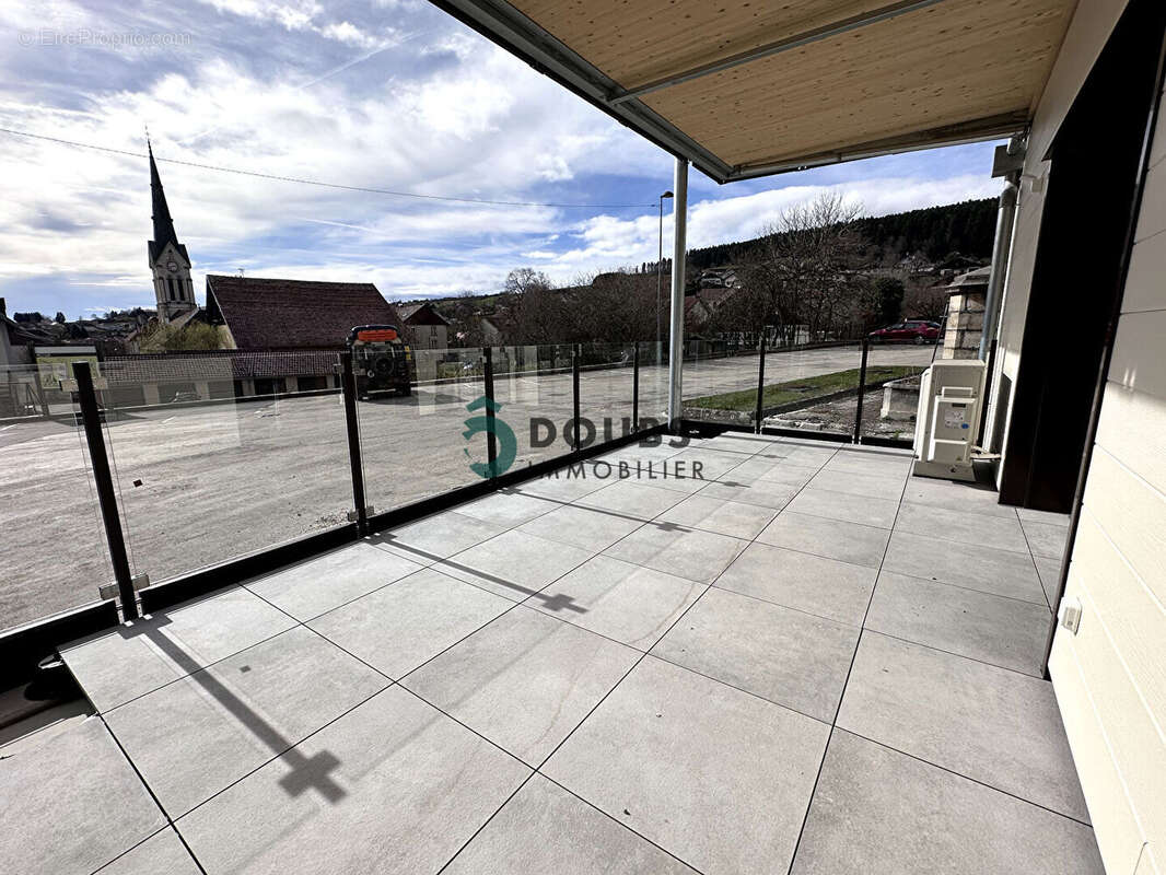 Appartement à ORCHAMPS-VENNES