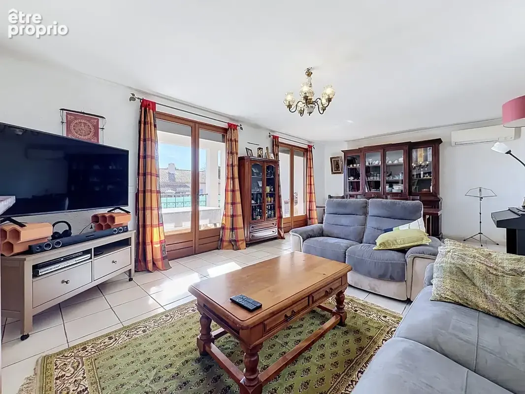 JUVIGNAC (34) - LA PLAINE : Maison à vendre 9 pièces 212 m2 divisée en deux appartements - terrain de 423 m2 - Garage - Terrasse - photo 17