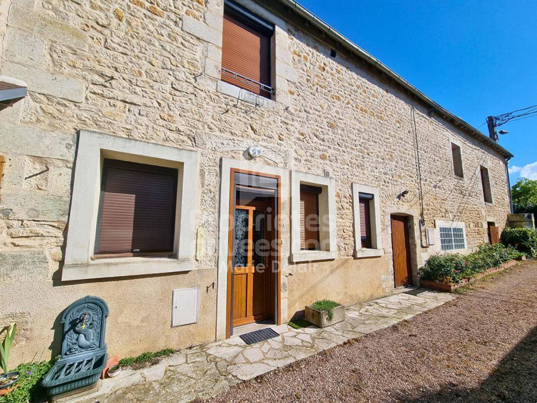 Maison à MESVES-SUR-LOIRE