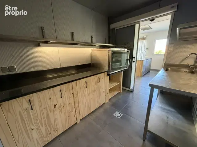 MAISON de plain pied 3 CHAMBRES sur plus D'UN HECTARE et triple garage - photo 9