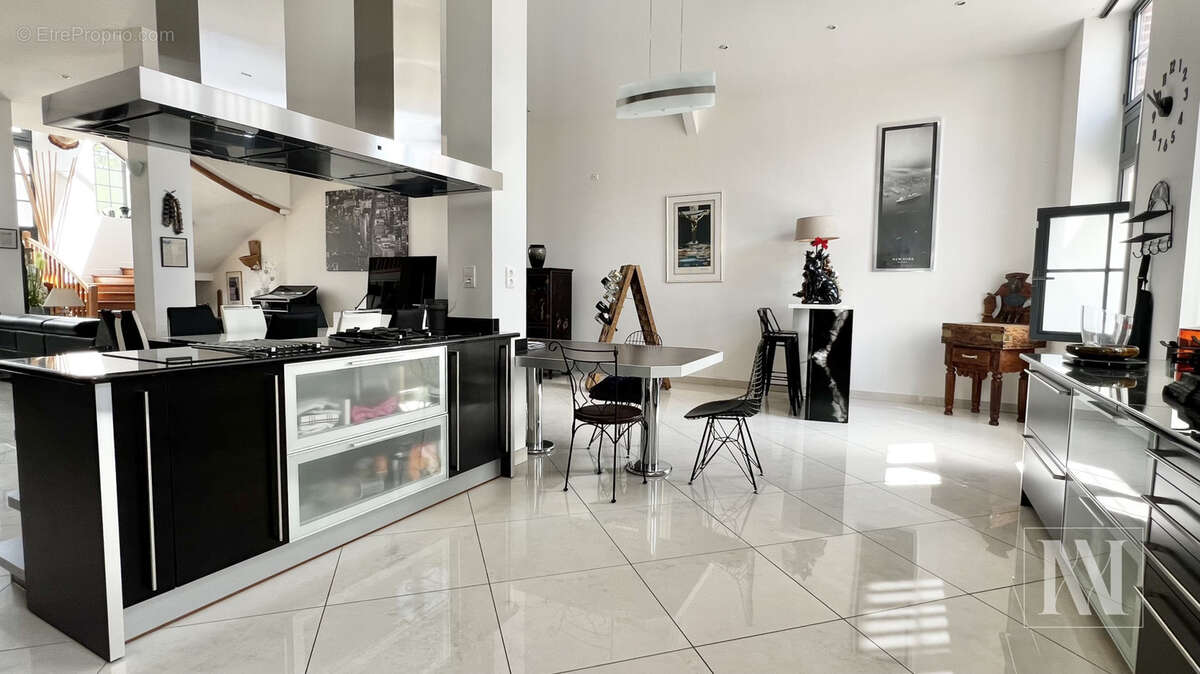 Autre à SAINTE-SAVINE