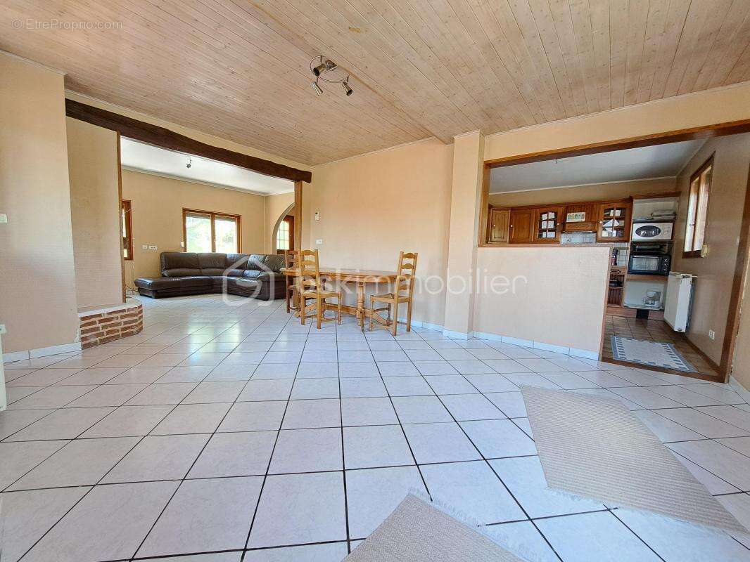 Maison avec garages et jardin a 5 minutes d'abbeville - photo 2