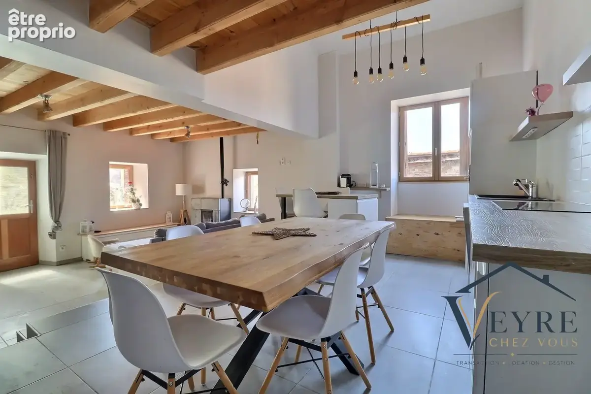 Maison 4 pièces 116 m² à vendre à Vic-Le-Comte (63270) - photo 2