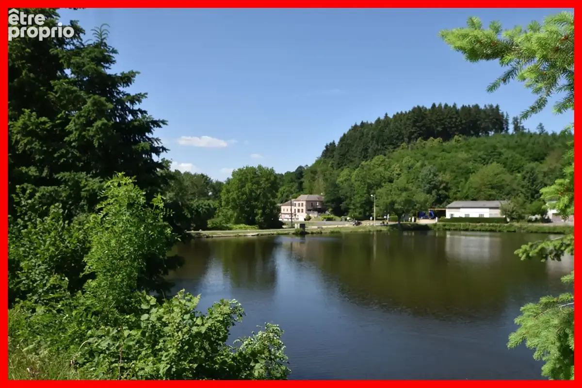 Appartement à LE MAYET-DE-MONTAGNE