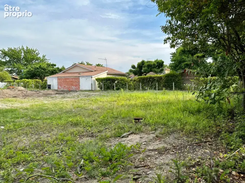Photo Terrain à Le Taillan-Medoc au prix de 170 000€