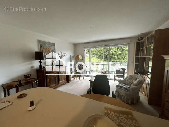 Appartement à MONT-SAINT-AIGNAN