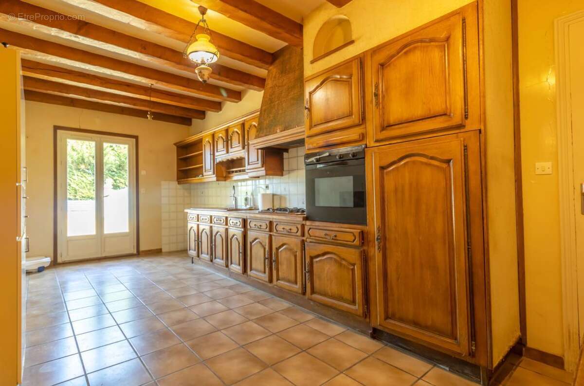 Maison à SAINT-CHRISTOPHE-EN-BAZELLE