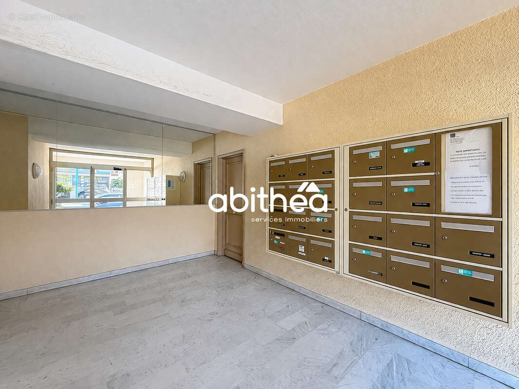 Appartement à MANDELIEU-LA-NAPOULE