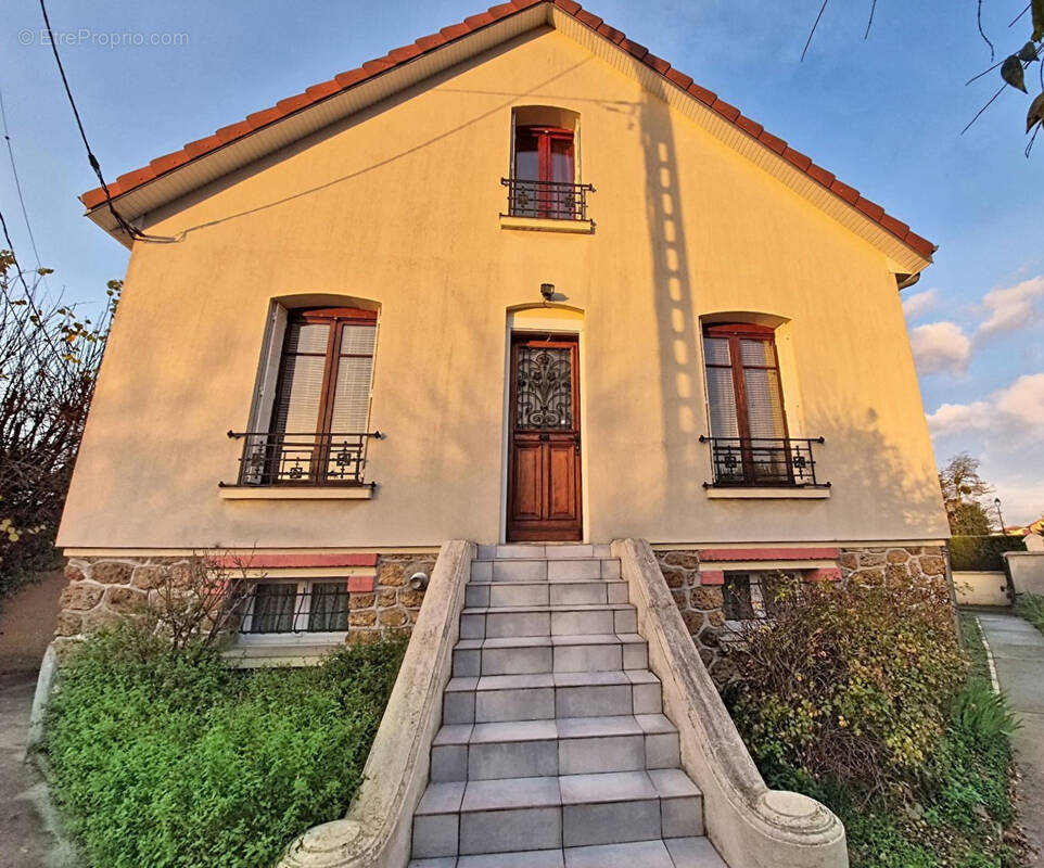 Maison à LIMEIL-BREVANNES