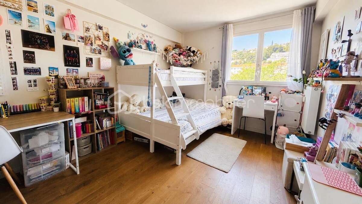 Appartement à SAINT-LAURENT-DU-VAR