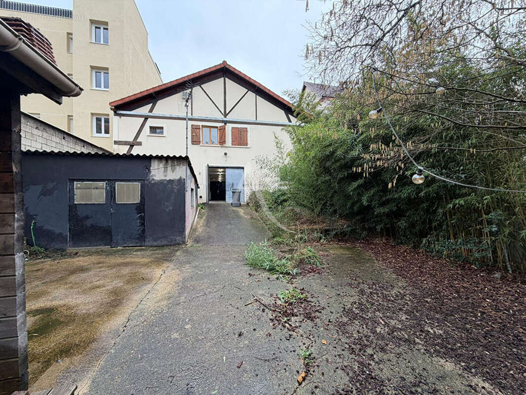 Immeuble maison sur Alfortville de 350 m²  habitable avec une cour de 250m² - photo 5