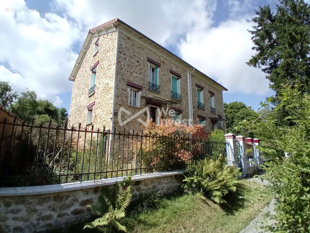 Maison à COUPVRAY