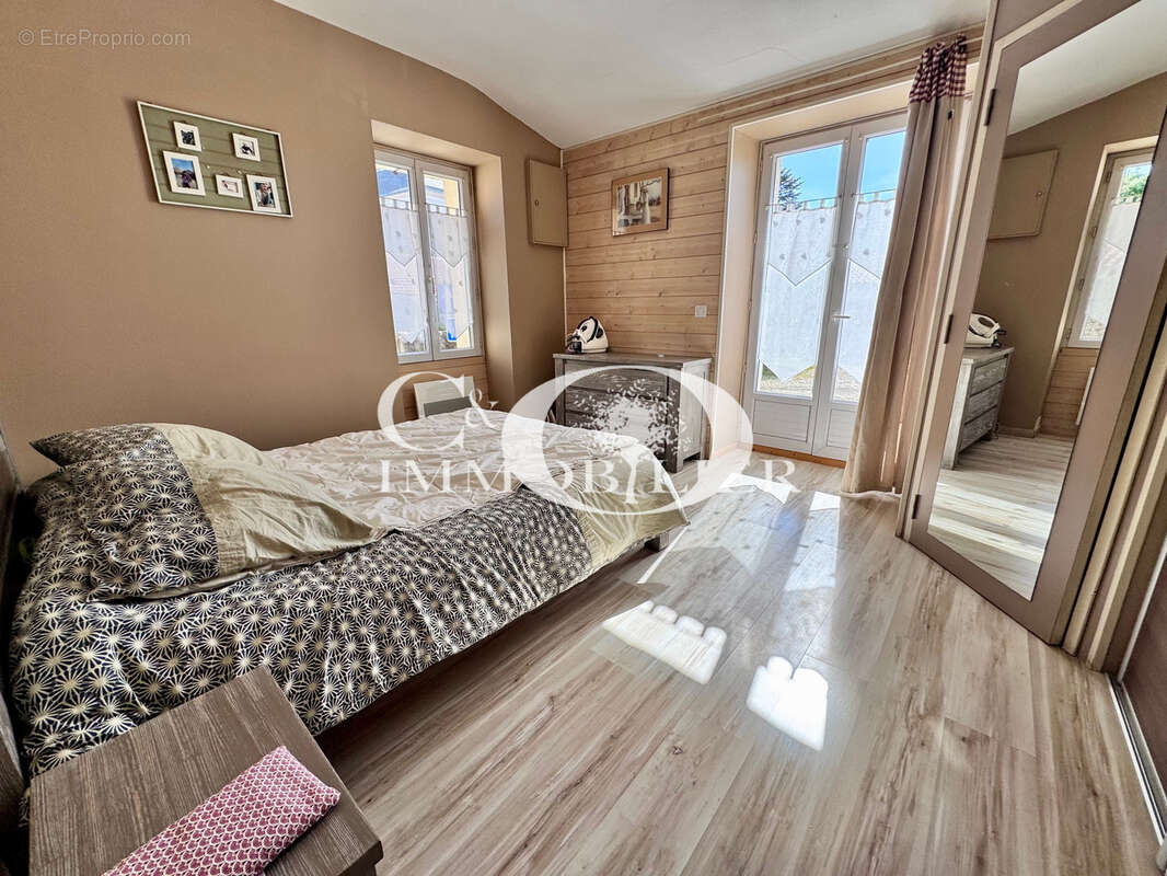 Maison à ROCHESERVIERE