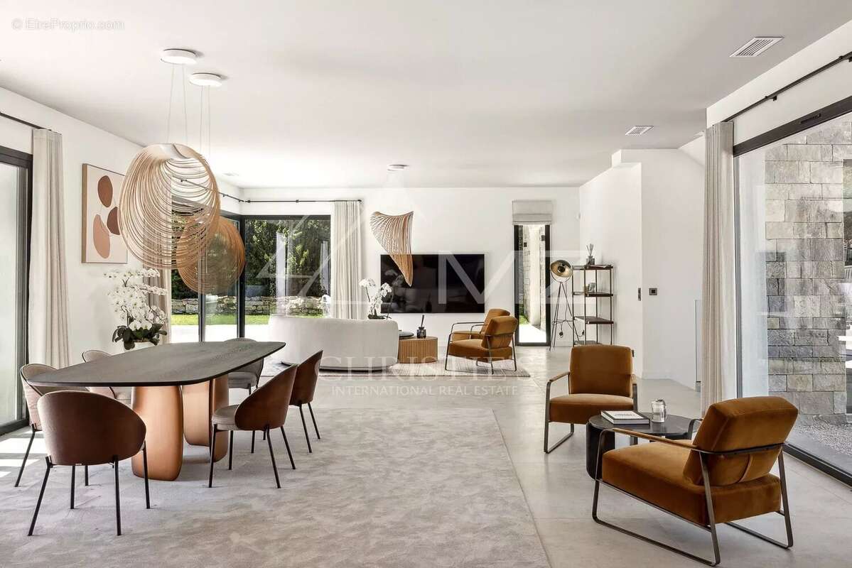 Maison à MOUGINS