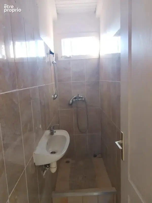  À VENDRE – Maison 2 niveaux à Baillif Guadeloupe, proche du centre et de toutes commodités - photo 10