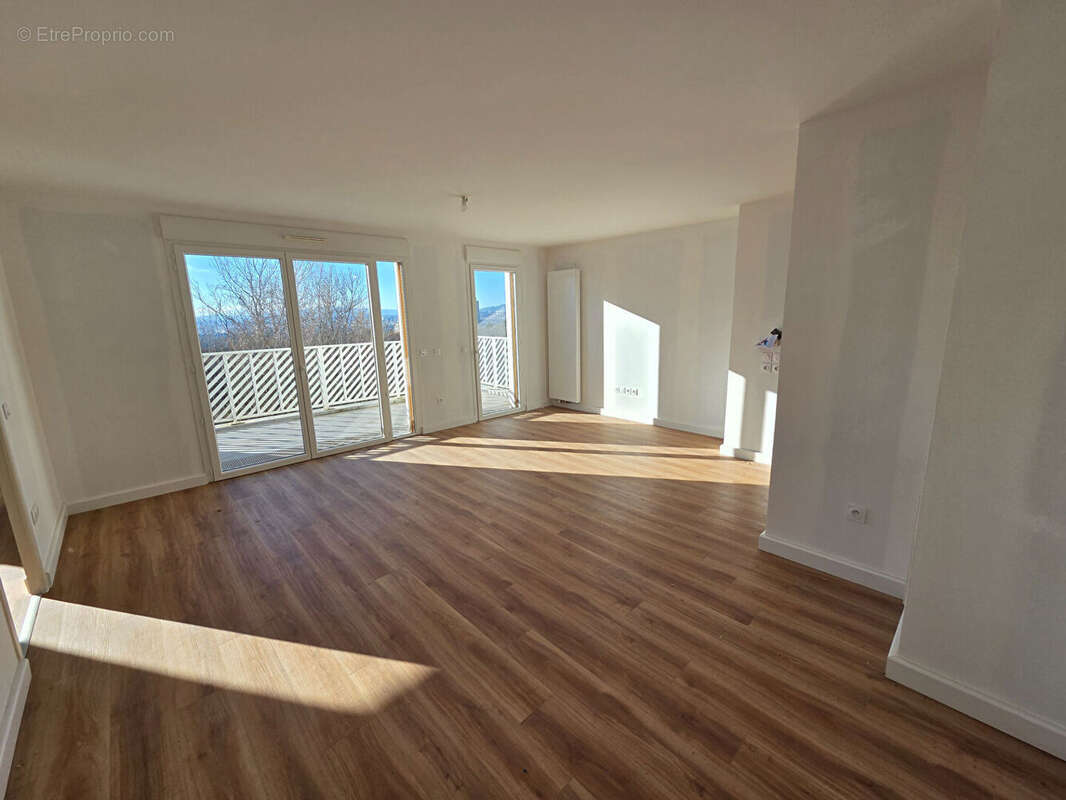 Appartement à RILLIEUX-LA-PAPE