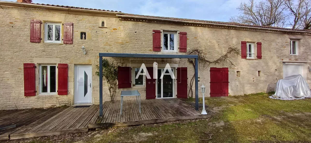 Appartement à SAINT-FRAIGNE