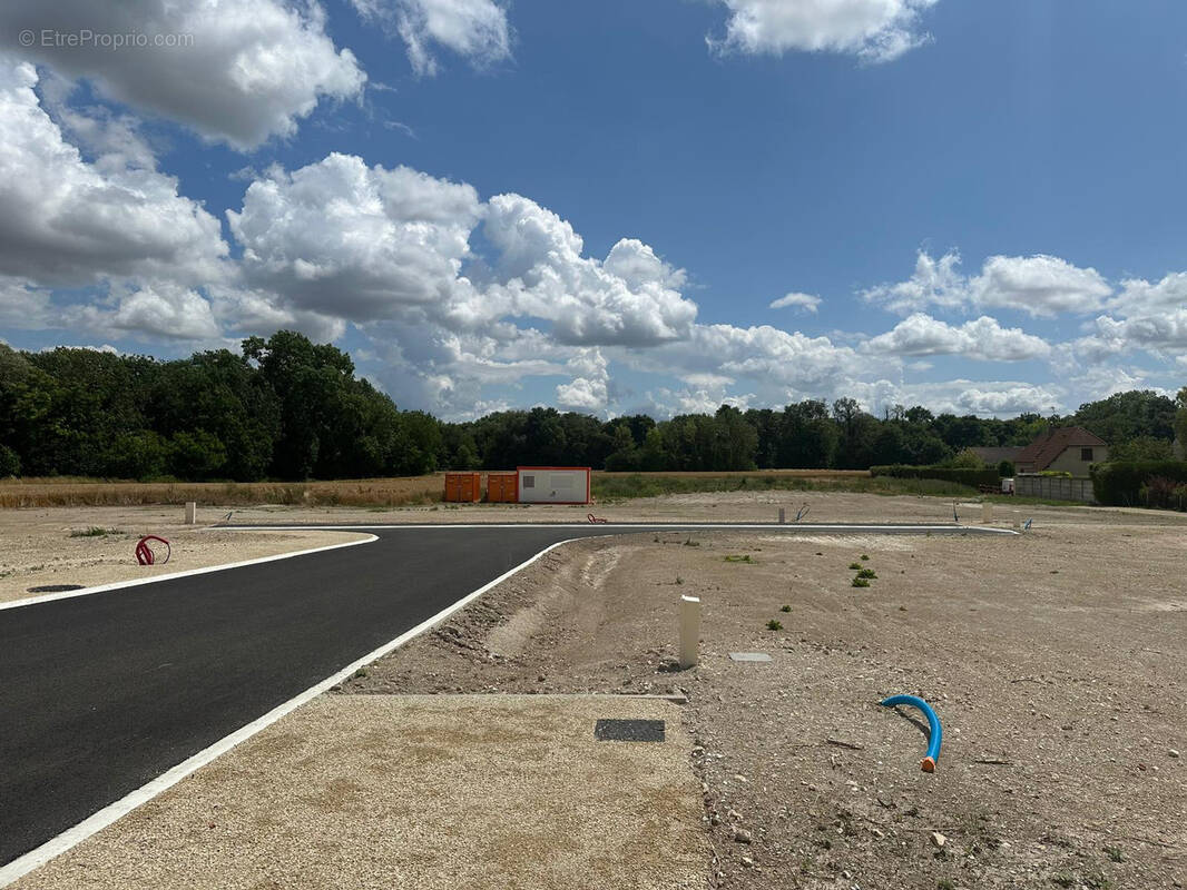 Terrain à SAINT-LYE