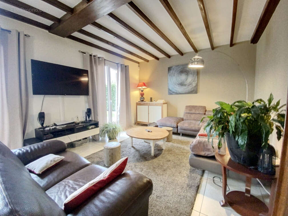 Maison à SAINT-BEAUZIRE