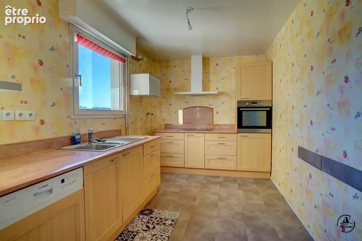 Appartement 110 m² à Saint-Etienne  - photo 5