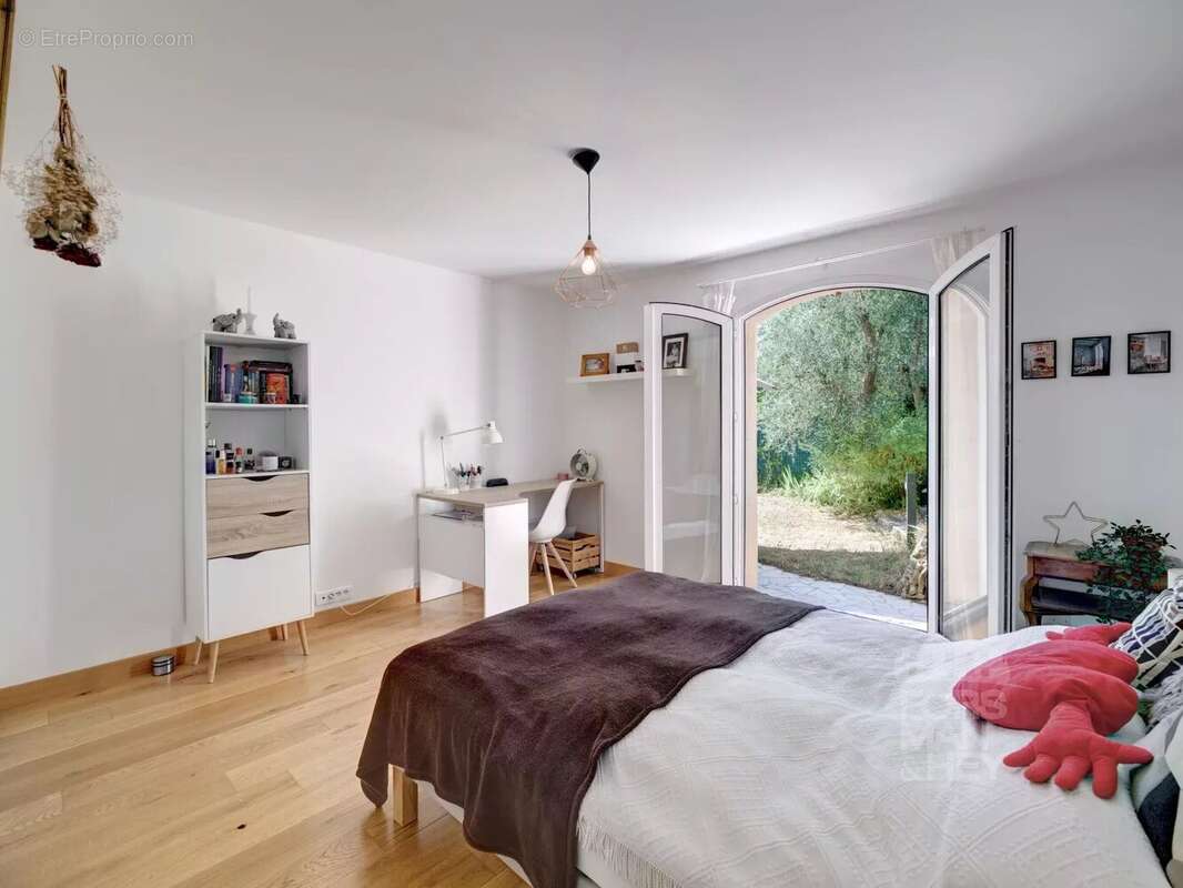 VALBONNE – une vraie maison de famille aux portes du village - photo 5