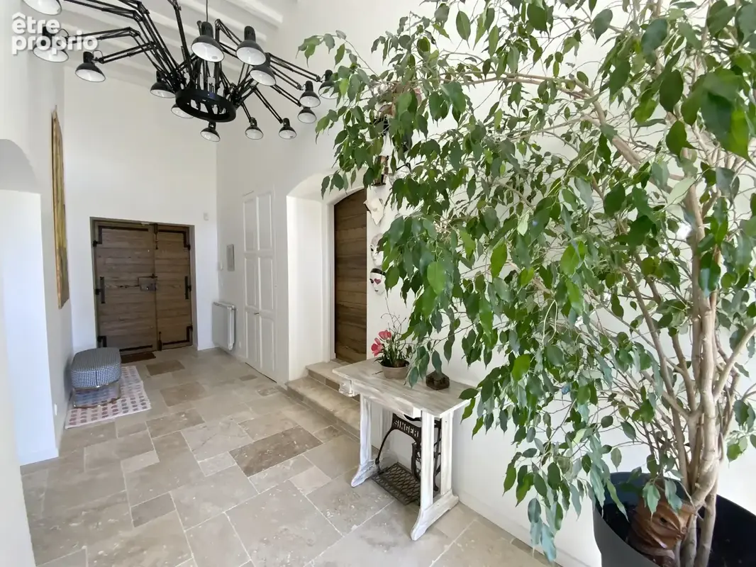 Propriété d'exception à 350 m du centre d' Uzès à pieds. - photo 12