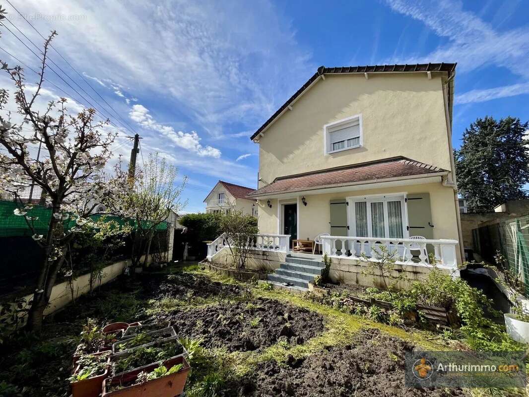 Maison à LES PAVILLONS-SOUS-BOIS
