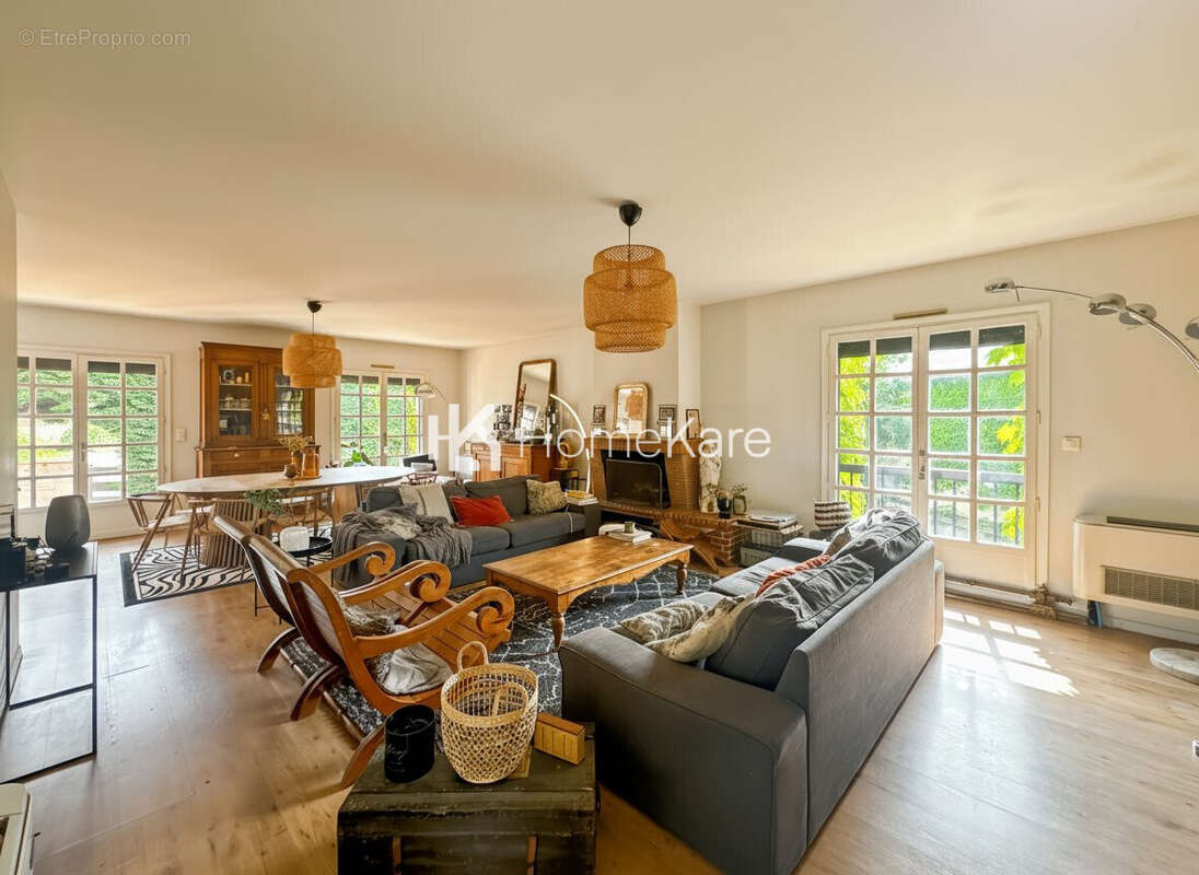 Maison 300 m² à Saint-Orens-De-Gameville  - photo 2
