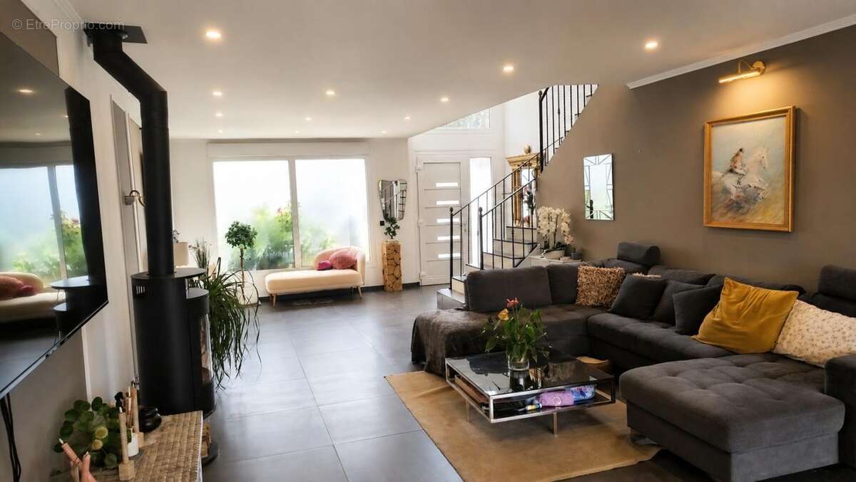 Exclusivité !! . individuelle 200m² hab  nieppe, secteur résidentiel 545 000 € fai .. 4 chambres . spa.  jardin.– garage - photo 2