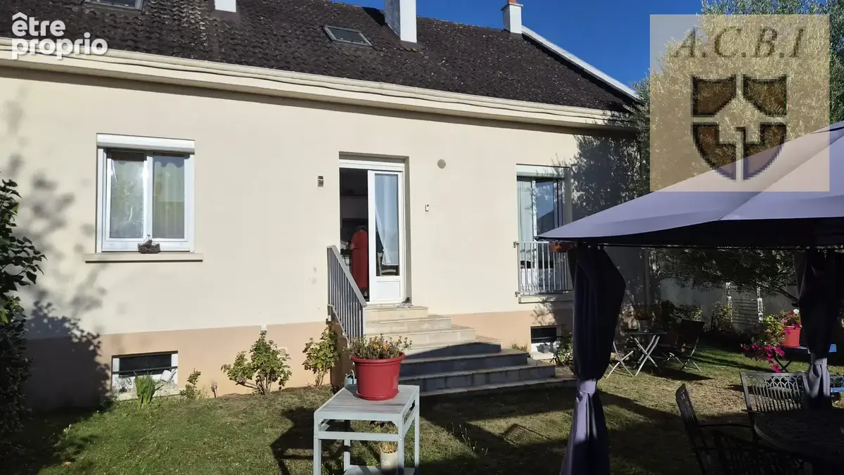 Vendôme   pavillon familial de 138 m2 avec sous-sol et jardin - photo 2