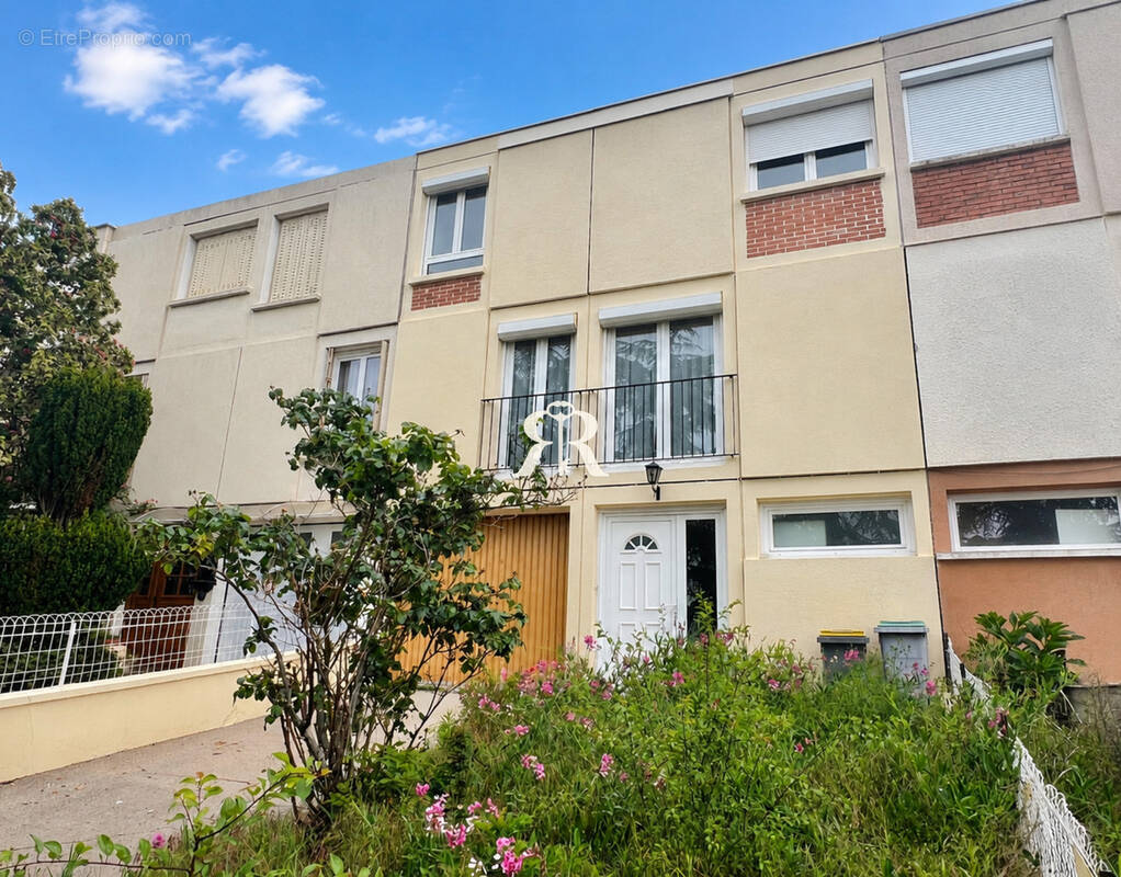 Maison à LE CENDRE