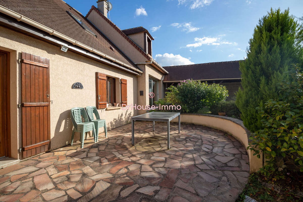 Maison à THOIRY