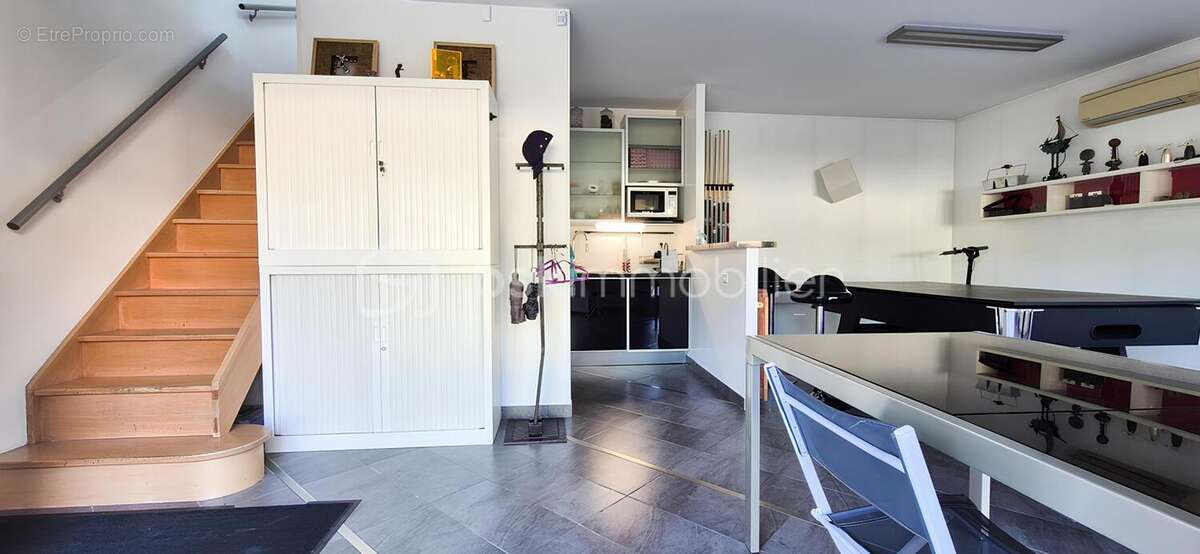 Commerce à BALLAINVILLIERS