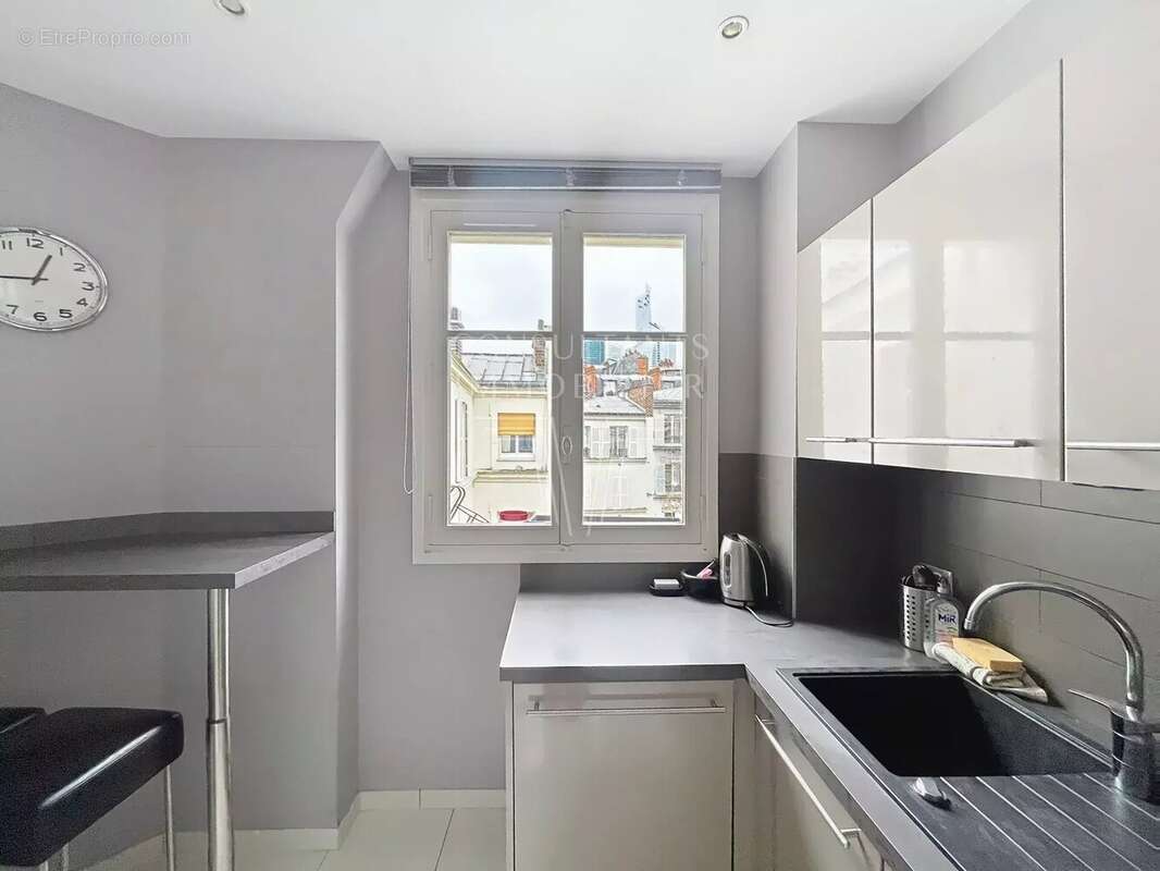 Appartement à NEUILLY-SUR-SEINE